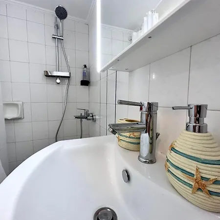 Sea Pleasure View Apartment *